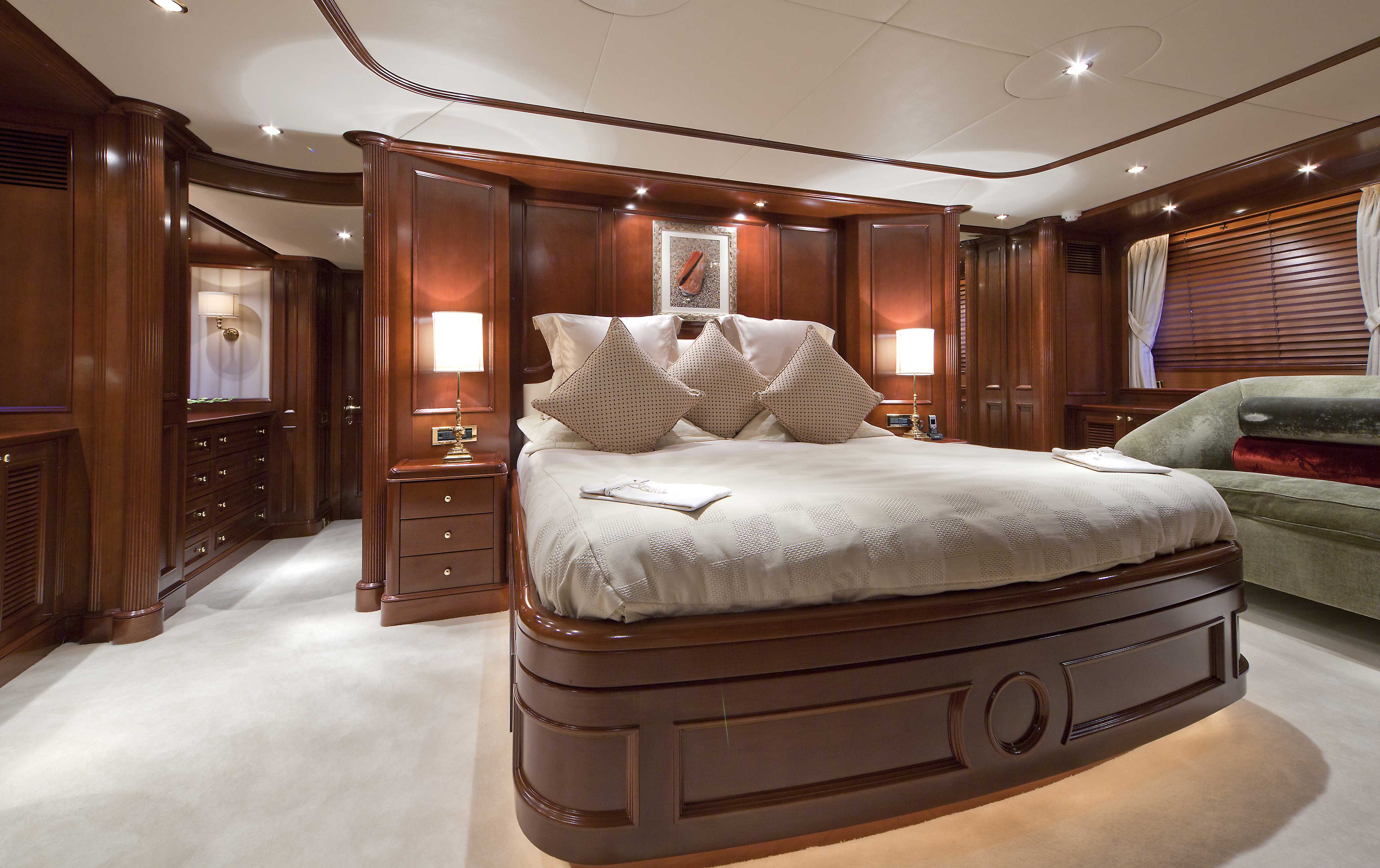 BANG! Yacht Charter Details, CHARTERWORLD Luxury Superyachts